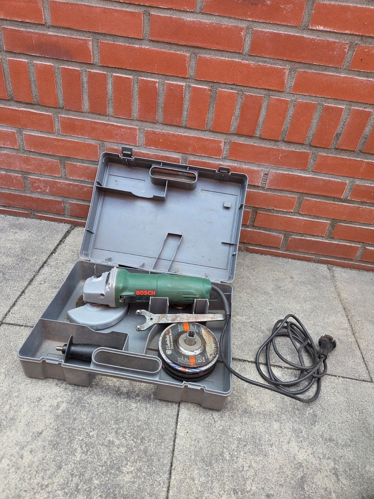 Bosch PWS 10-125 CE Haakse Slijpmachine met Koffer, Doe-het-zelf en Verbouw, Ophalen, Gebruikt, 1000 watt of meer, Haakse handslijpmachine