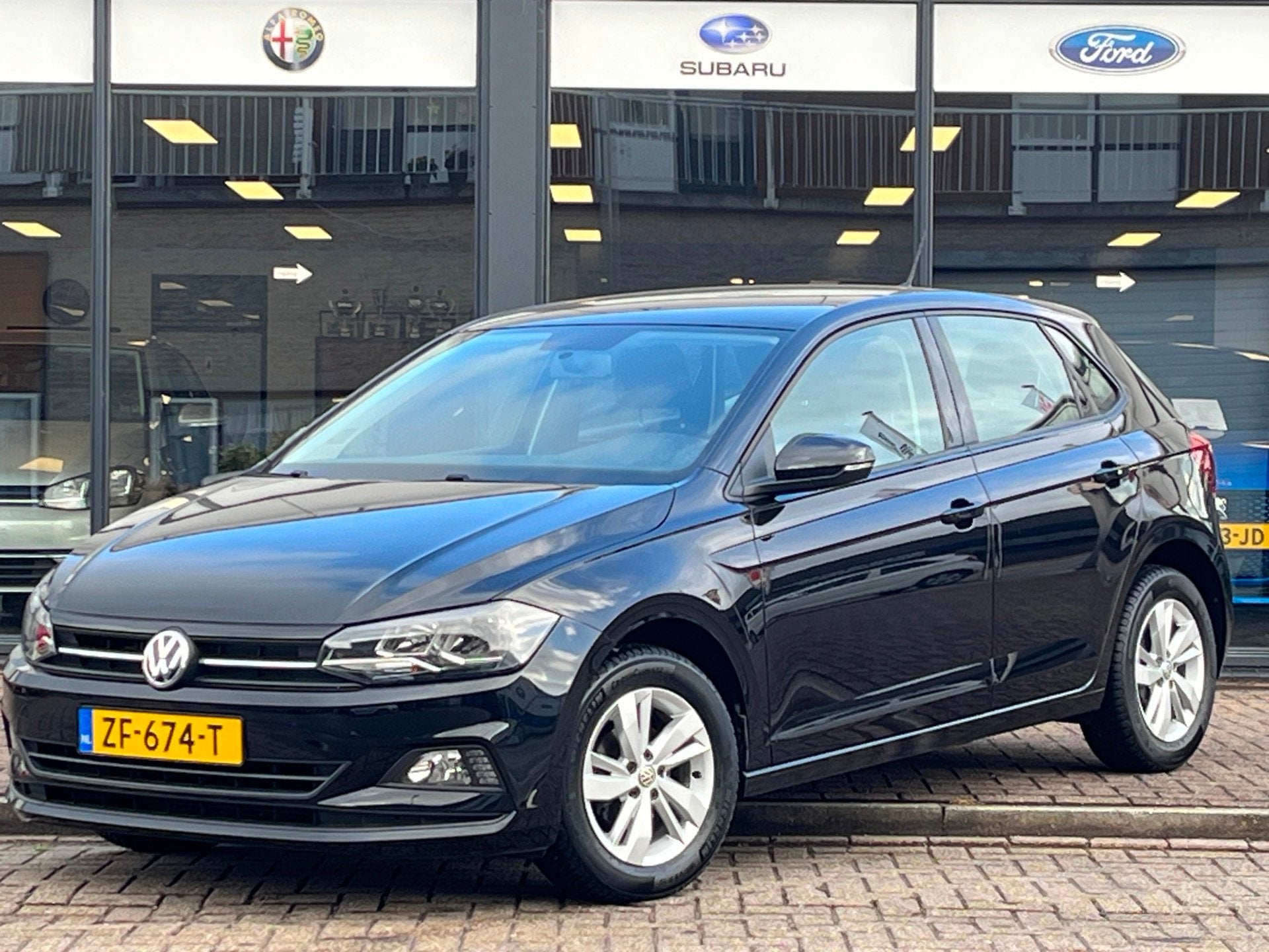 Volkswagen Polo 1.0 TSI Comfortline | All Season Banden | Ap, Auto's, Volkswagen, Start-stop-systeem, Stof, Zwart, Origineel Nederlands