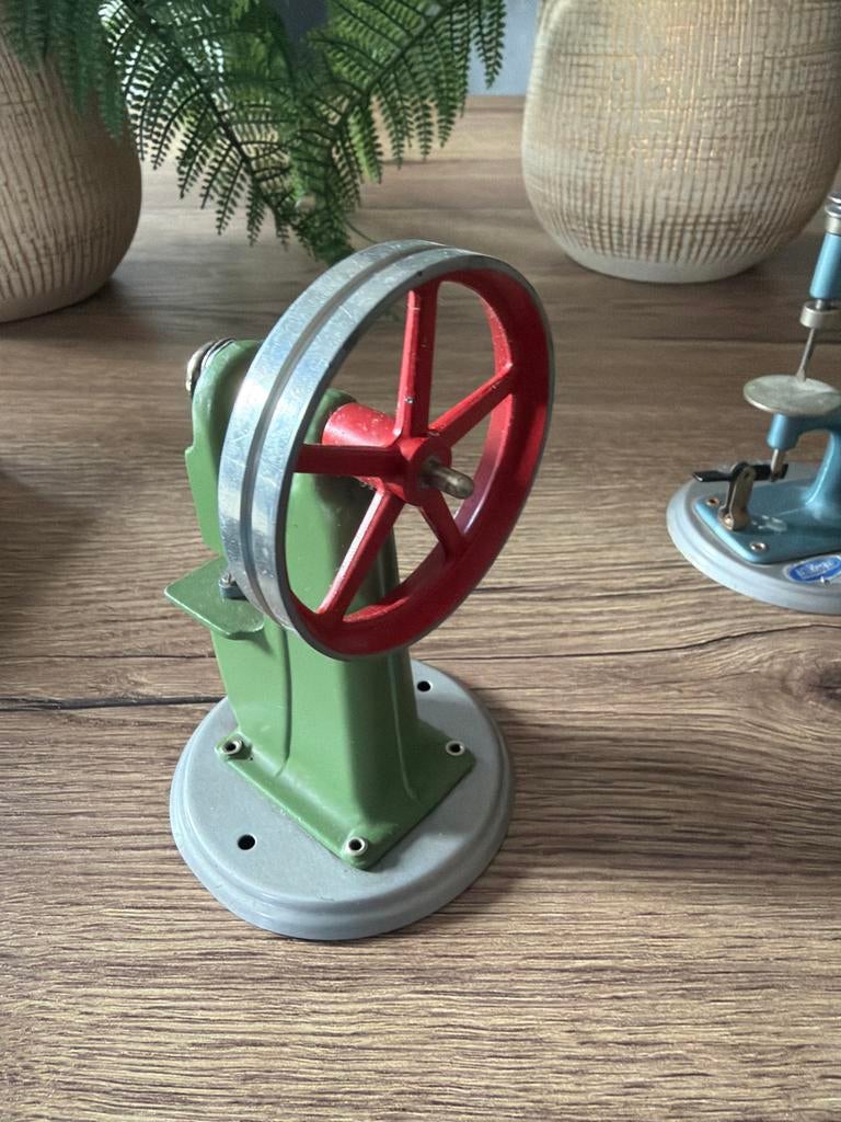 Vintage Stoommachine Accessoire - Groen/Rood Vliegwiel, Hobby en Vrije tijd, Modelbouw | Overige, Ophalen of Verzenden, Zo goed als nieuw
