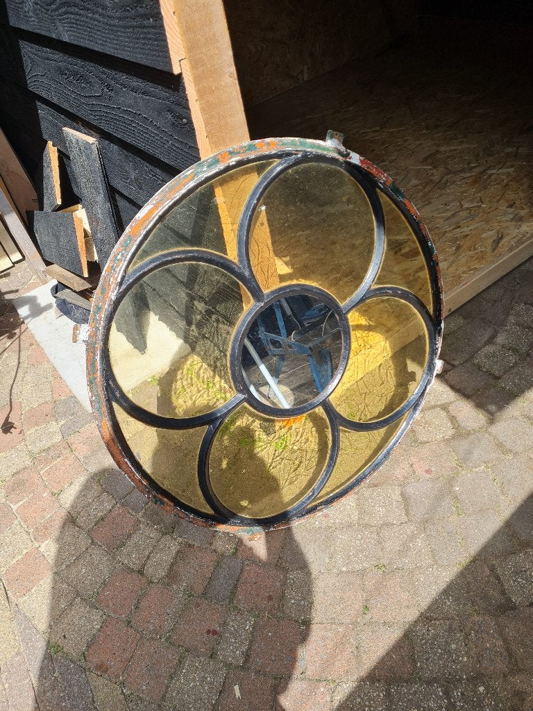 Prachtig gietijzeren stalraam met oudhollands glas., Doe-het-zelf en Verbouw, Glas en Ramen, Ophalen, Gebruikt, 80 tot 120 cm