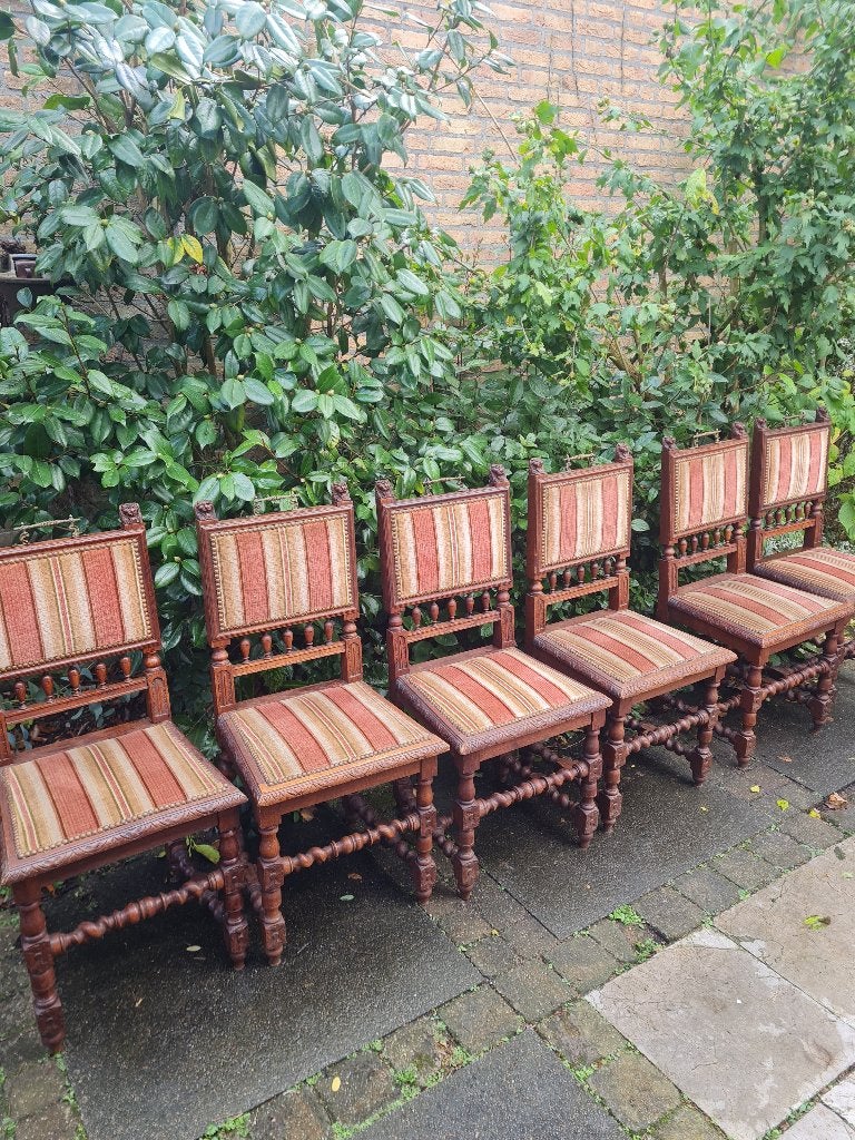 Antieke Mechelse tafel met 6 stoelen