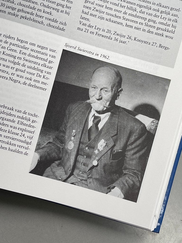 Triomf en tragiek in de historie van de Elfstedentocht 1986, Ophalen of Verzenden, Zo goed als nieuw, Wintersport