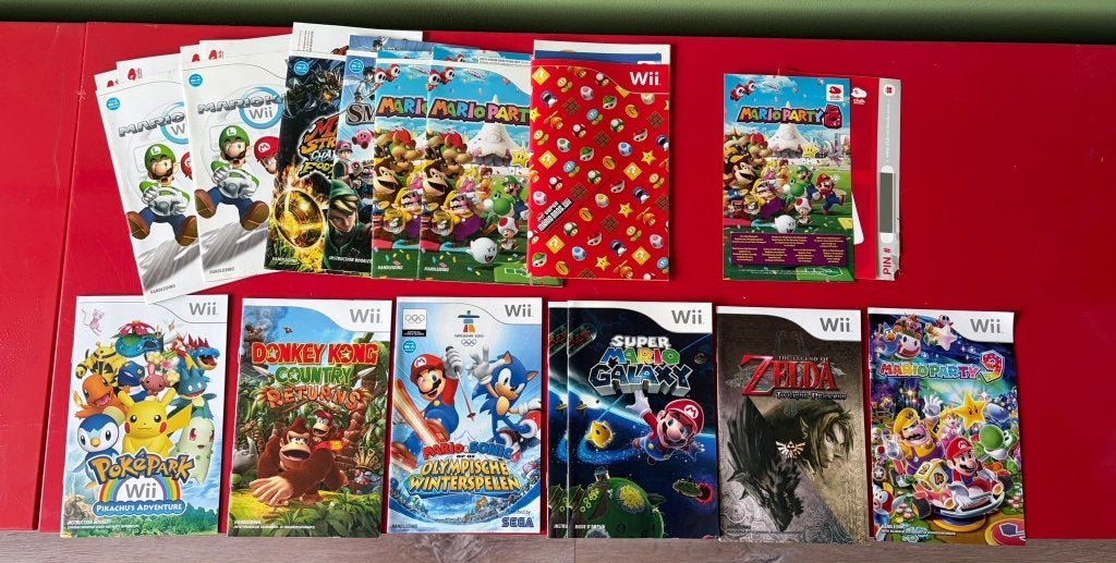 Diverse Wii Mario / Pokemon handleidingen en codekaarten, Spelcomputers en Games, Ophalen of Verzenden, Zo goed als nieuw, Sport