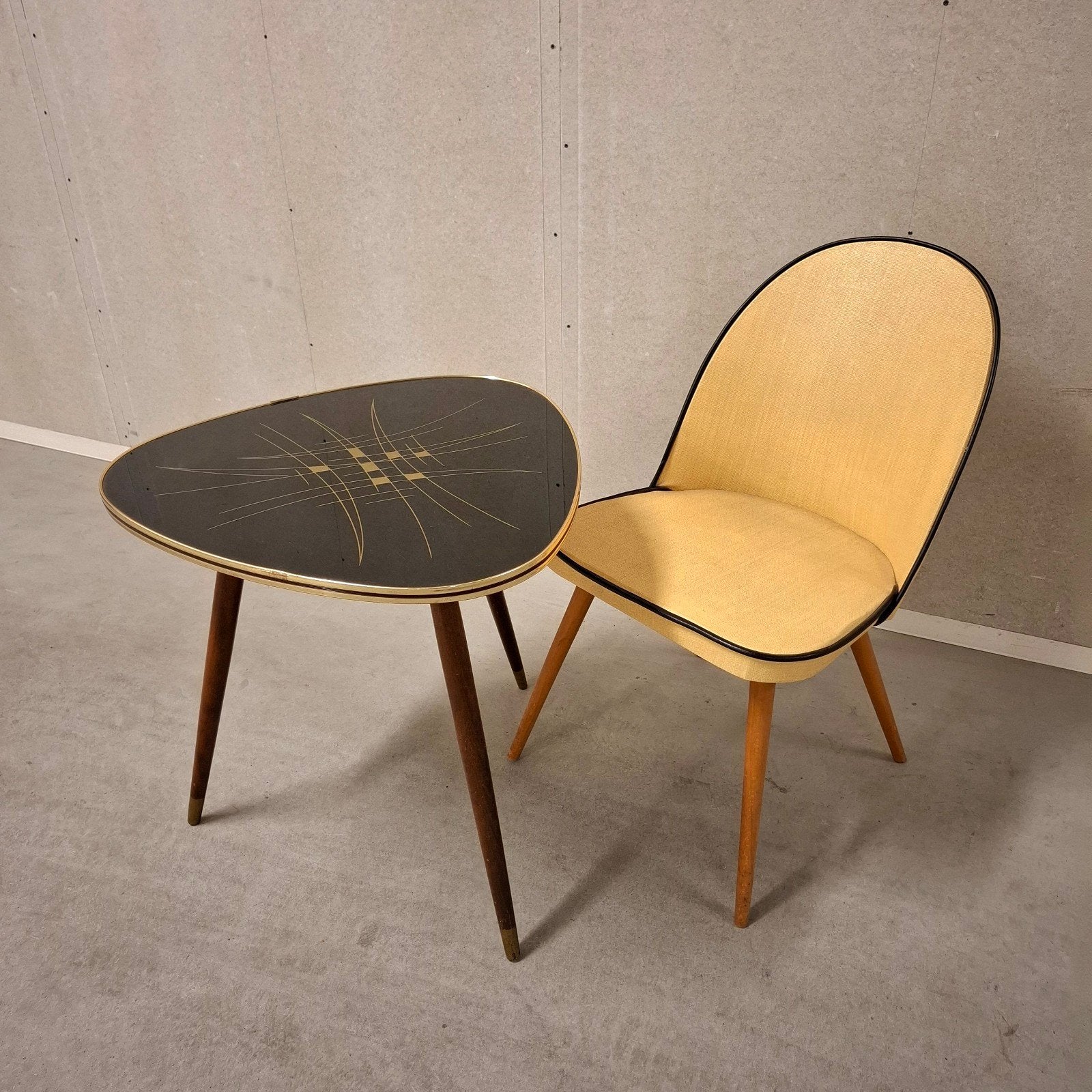 jaren 50 vintage tafel bijzettafel, Ophalen, Gebruikt, 50 tot 100 cm, Rond