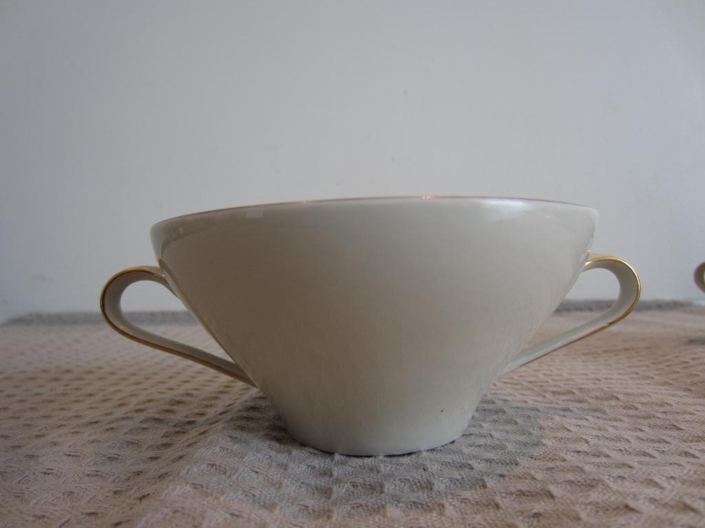Vintage kom ragfijn porselein met oren Bareuther Waldsassen, Huis en Inrichting, Keuken | Servies, Gebruikt, Ophalen of Verzenden