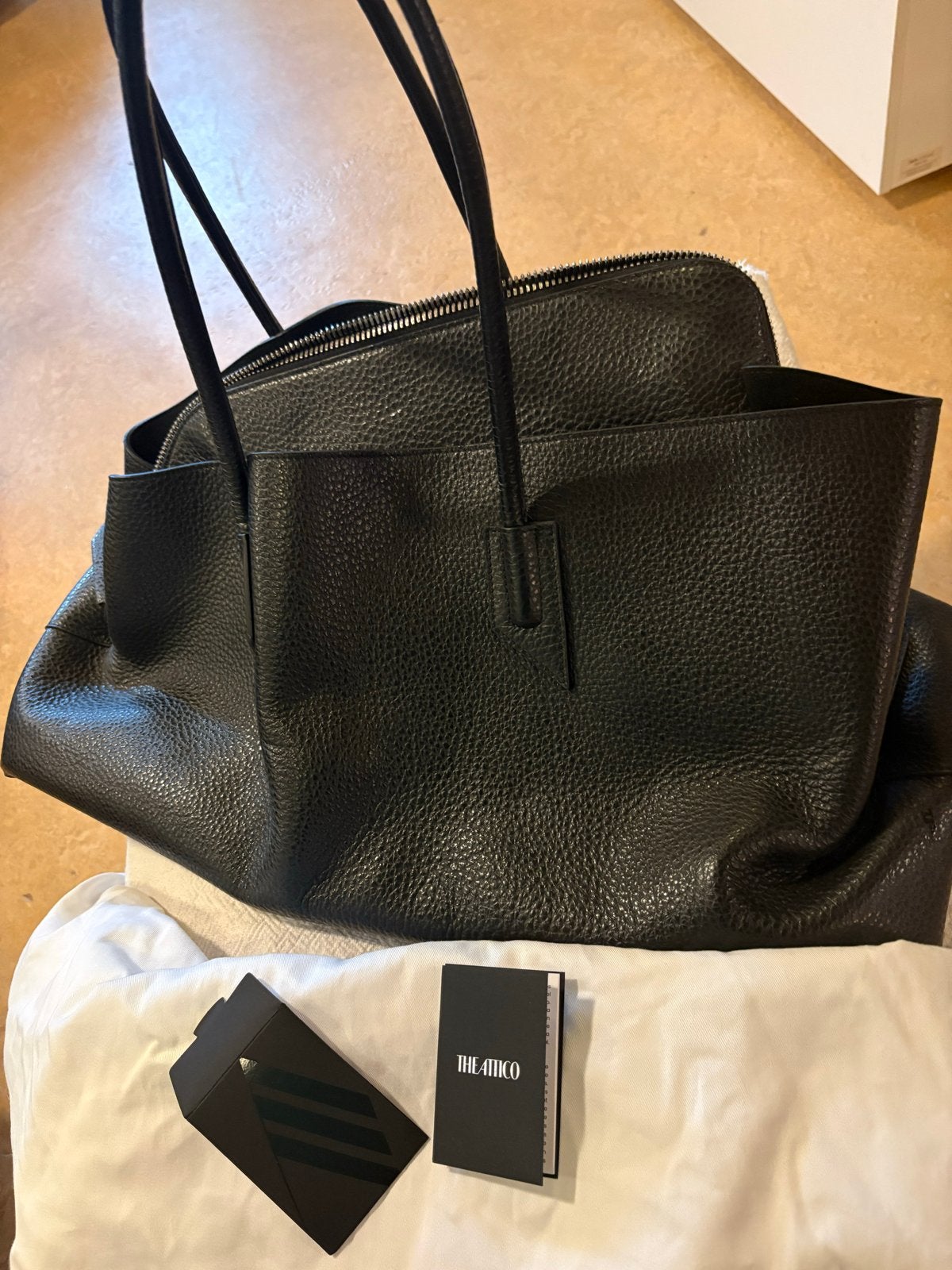 The Attico La Passeggiata Tote - Groot Zwart, Zwart, Nieuw, Ophalen of Verzenden, Handtas