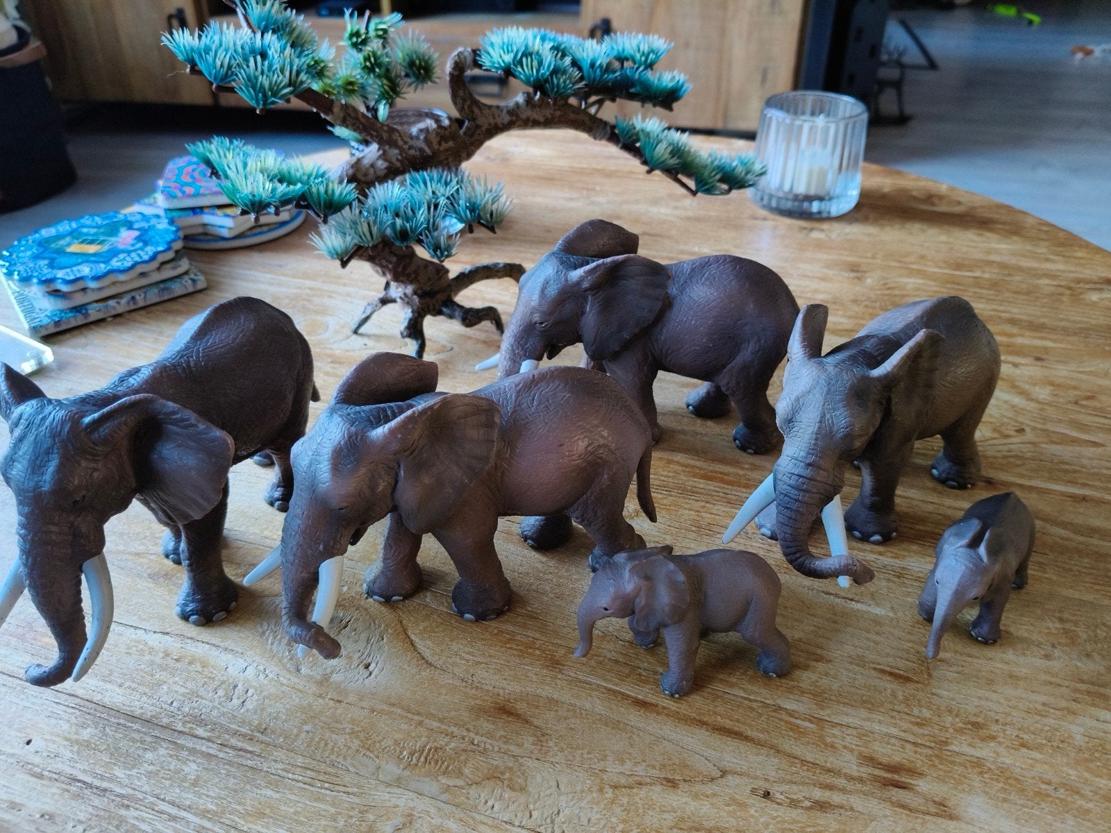 Schleich olifanten en boom, Ophalen of Verzenden, Zo goed als nieuw, Beeldje of Figuurtje