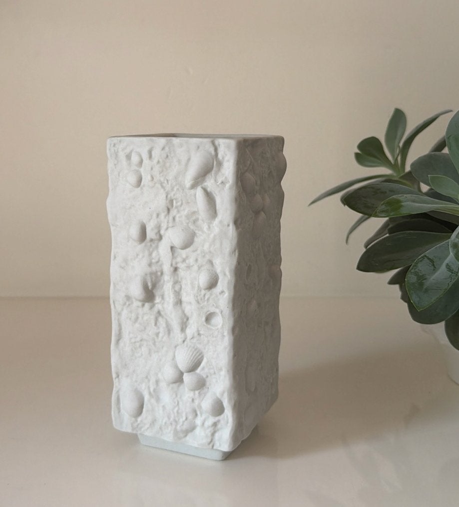 Ilmenau schelpen biscuitvaas, Gebruikt, Met patroon/structuur, Wit, Ophalen of Verzenden