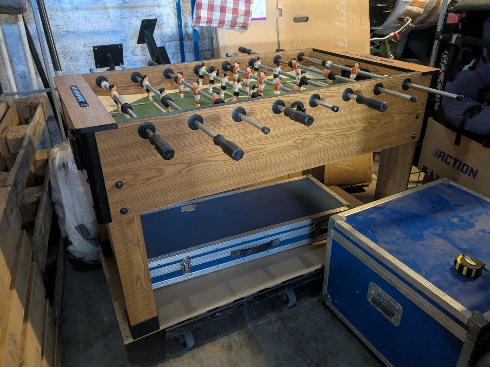 Grote voetbaltafel met Oranje elftal en bierhouders, Ophalen of Verzenden