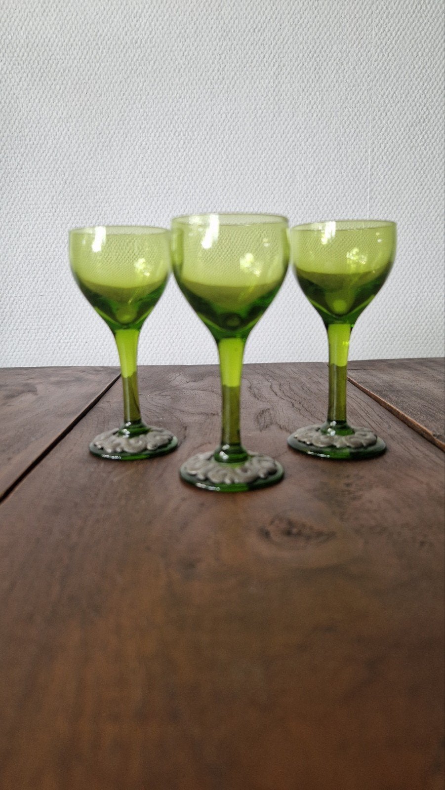 Set van 3 Vintage Groene Borrelglaasjes met Tin Voet, Antiek en Kunst, Antiek | Glas en Kristal, Ophalen of Verzenden
