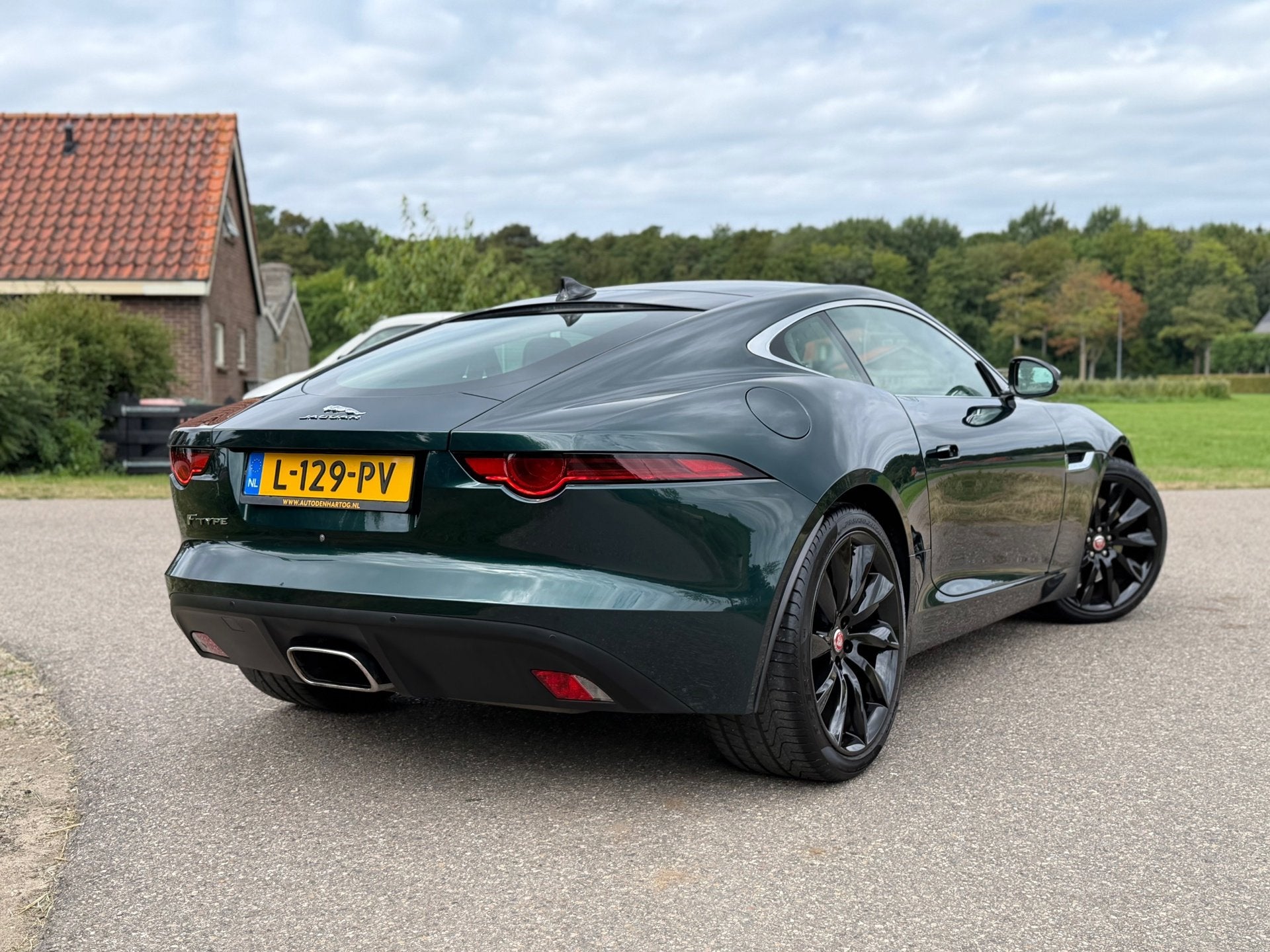 Jaguar F-TYPE 2.0T R-Dynamic / Panoramadak / Meridian / Came, Auto's, Automaat, Euro 6, 4 cilinders, Alcantara