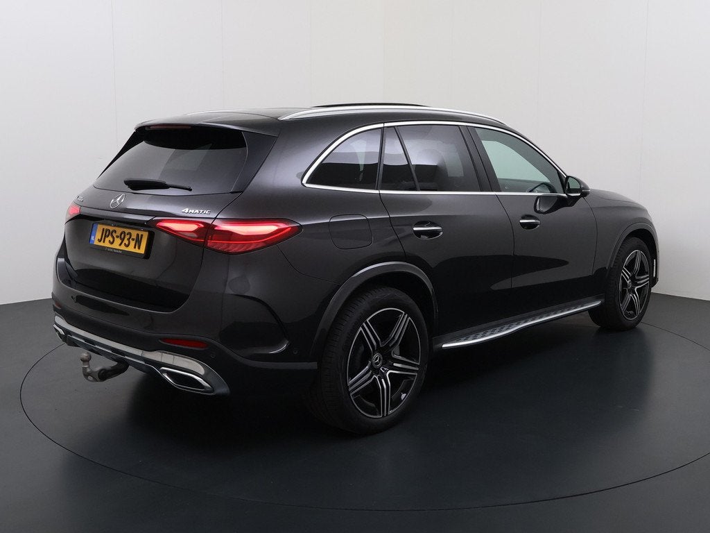 Mercedes-Benz GLC 300 e 4MATIC AMG Line | Luchtvering Achter, Auto's, Automaat, 12 maanden, Gebruikt, Zwart