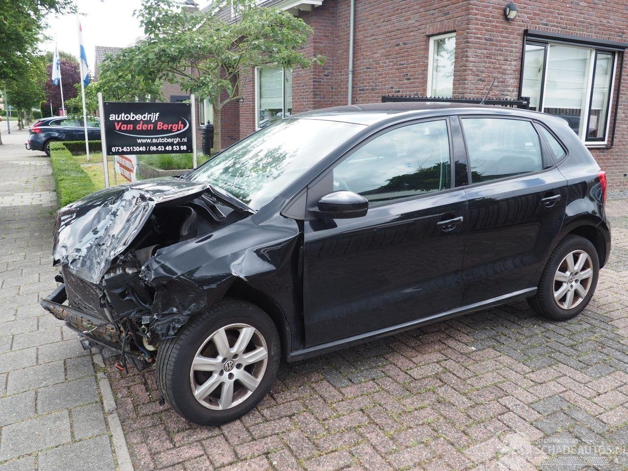 Volkswagen Polo 1.2 Tsi Comfortline (bj 2011), Auto diversen, Schadeauto's, Volkswagen, Handgeschakeld, Kundenbetreuung@volkswagen.de