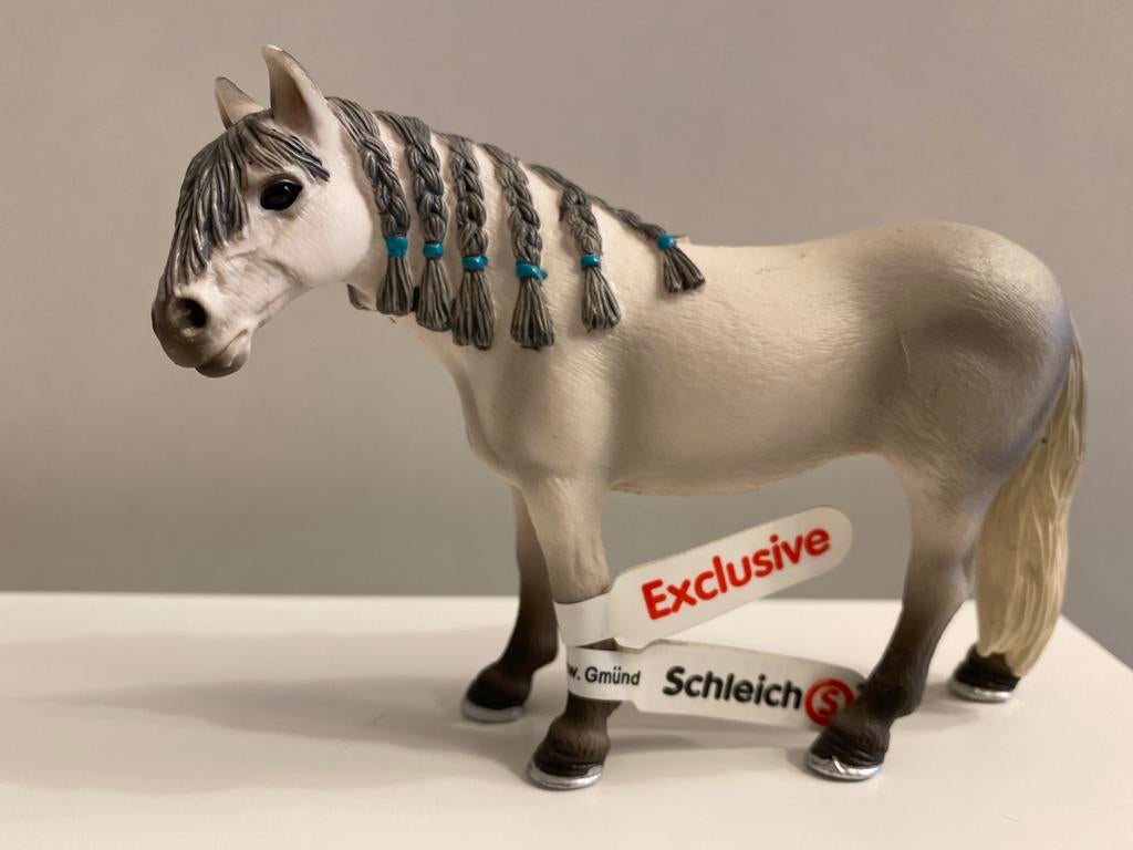 Schleich Exclusive Andalusiër Merrie met Vlechten ~ 72054, Verzamelen, Dierenverzamelingen, Ophalen of Verzenden, Zo goed als nieuw
