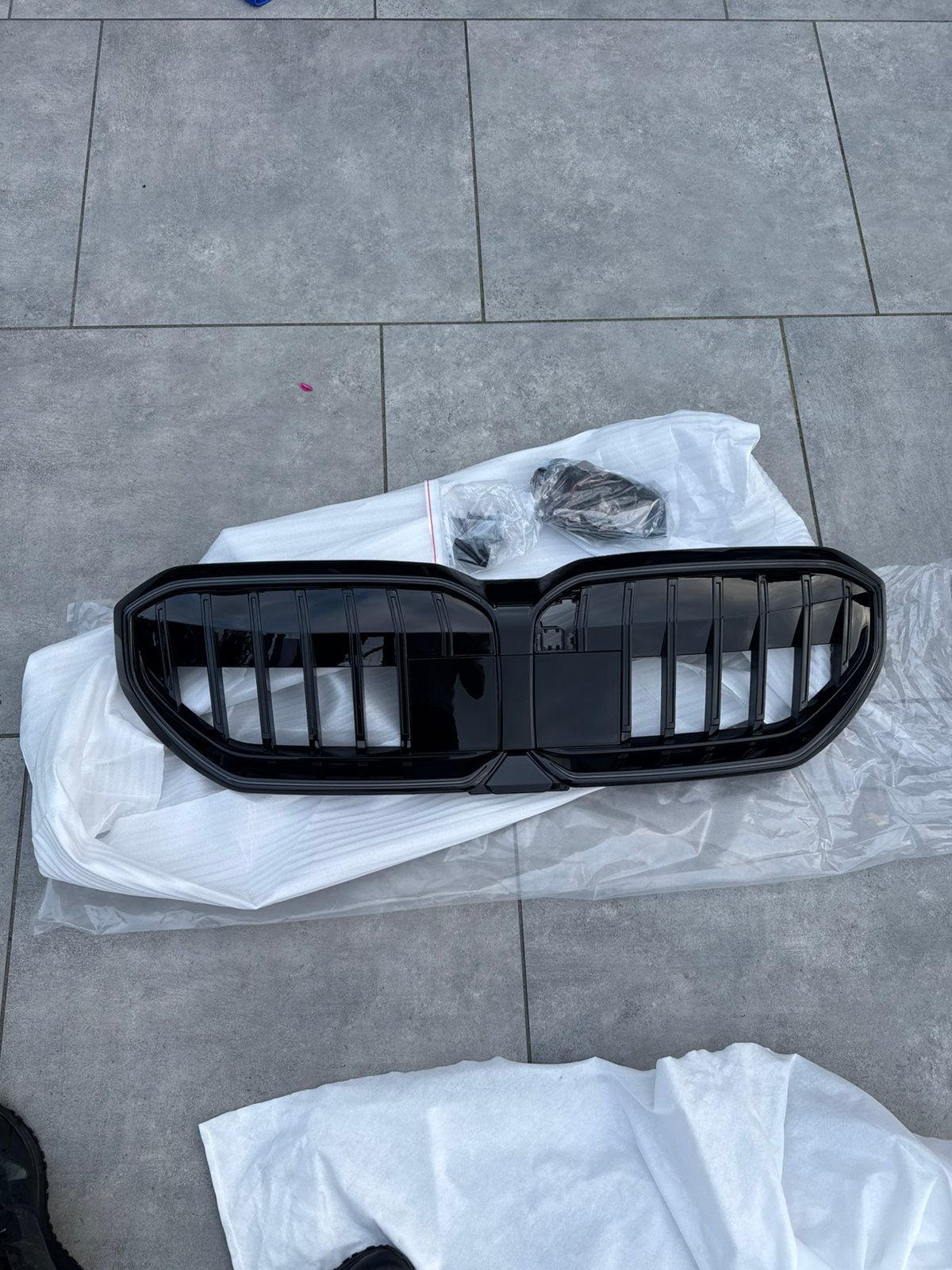 Bmw 5serie g60 g61 2023 tot 2026 black grill zwart Led nieuw, Ophalen, Voor, Nieuw, Bumper