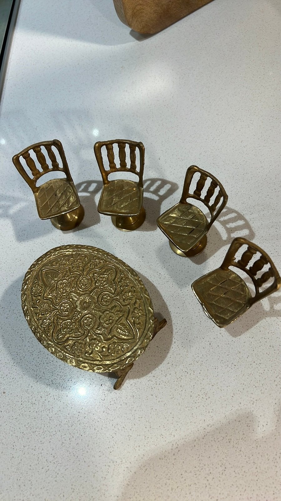 Vintage messing poppenmeubeltjes. Tafel en 4 stoelen., Ophalen of Verzenden