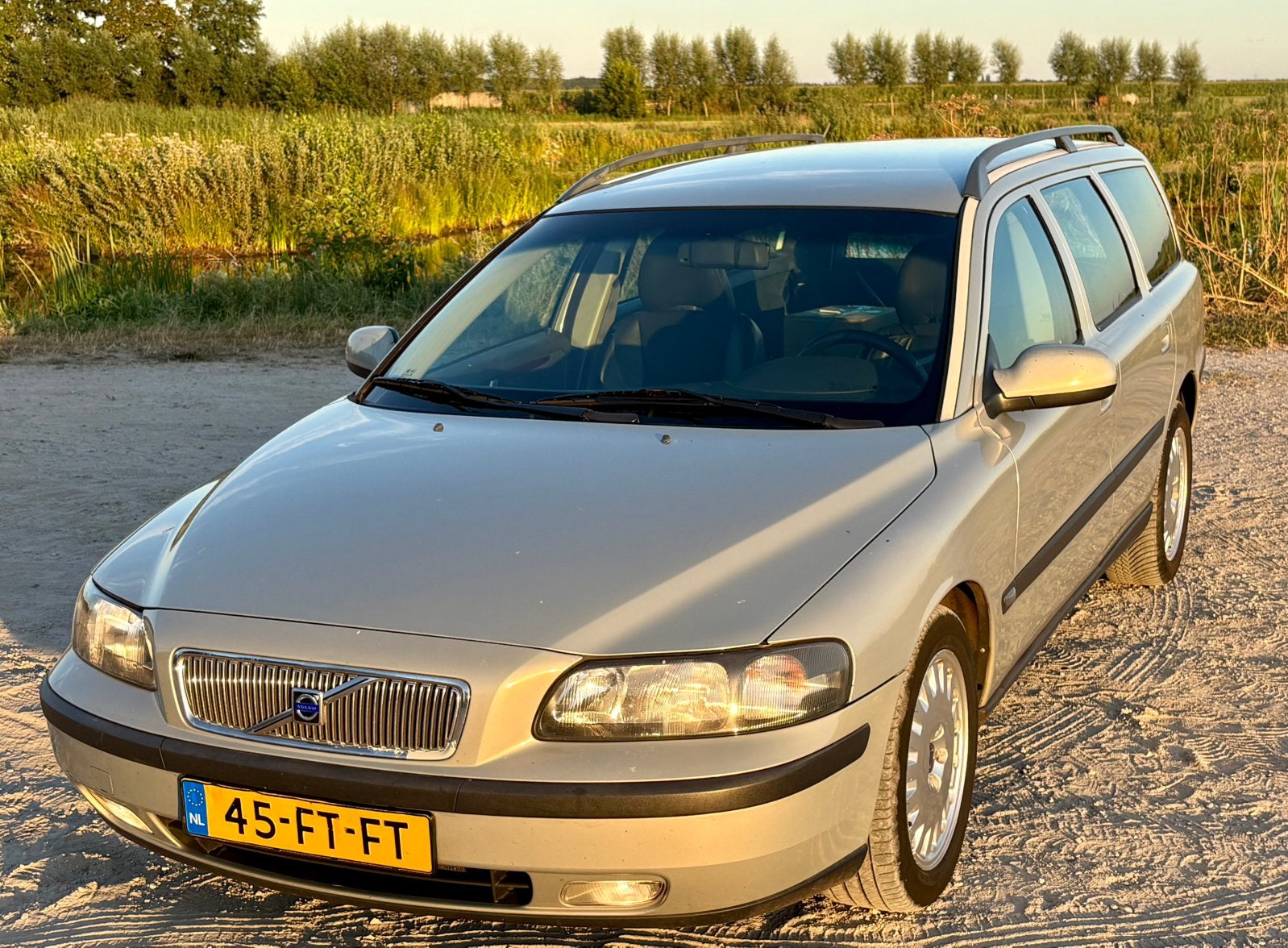 Volvo V70n 2000 2.4i beige met afn. trekhaak, loop of sloop, Ophalen, Volvo