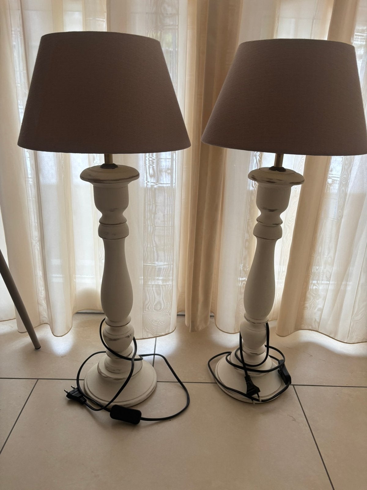 Twee brocante lampen hoogte 73 cm, Ophalen of Verzenden, Zo goed als nieuw, Met kap