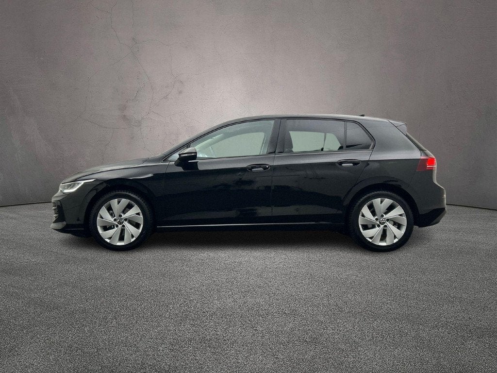Volkswagen Golf Life Edition 1.5 TSI 115pk Adaptive cruise c, Voorwielaandrijving, Stof, 4 cilinders, Zwart