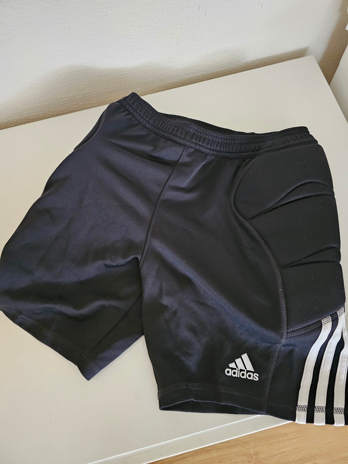 Nieuwe Adidas keepersbroek maat 152 met heupbescherming, Maat XS of kleiner, Ophalen of Verzenden, Nieuw, Broek