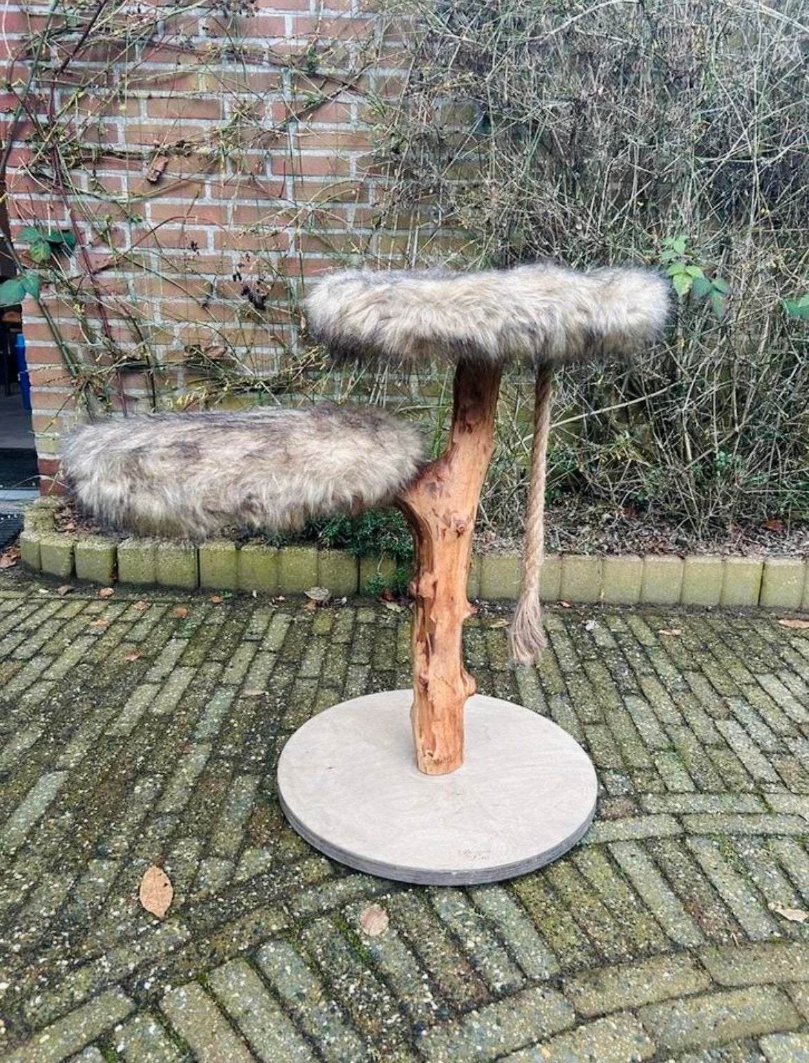 Designed by lotte krabpaal, Dieren en Toebehoren, Krabmeubelen, Ophalen, Zo goed als nieuw, Krabpaal