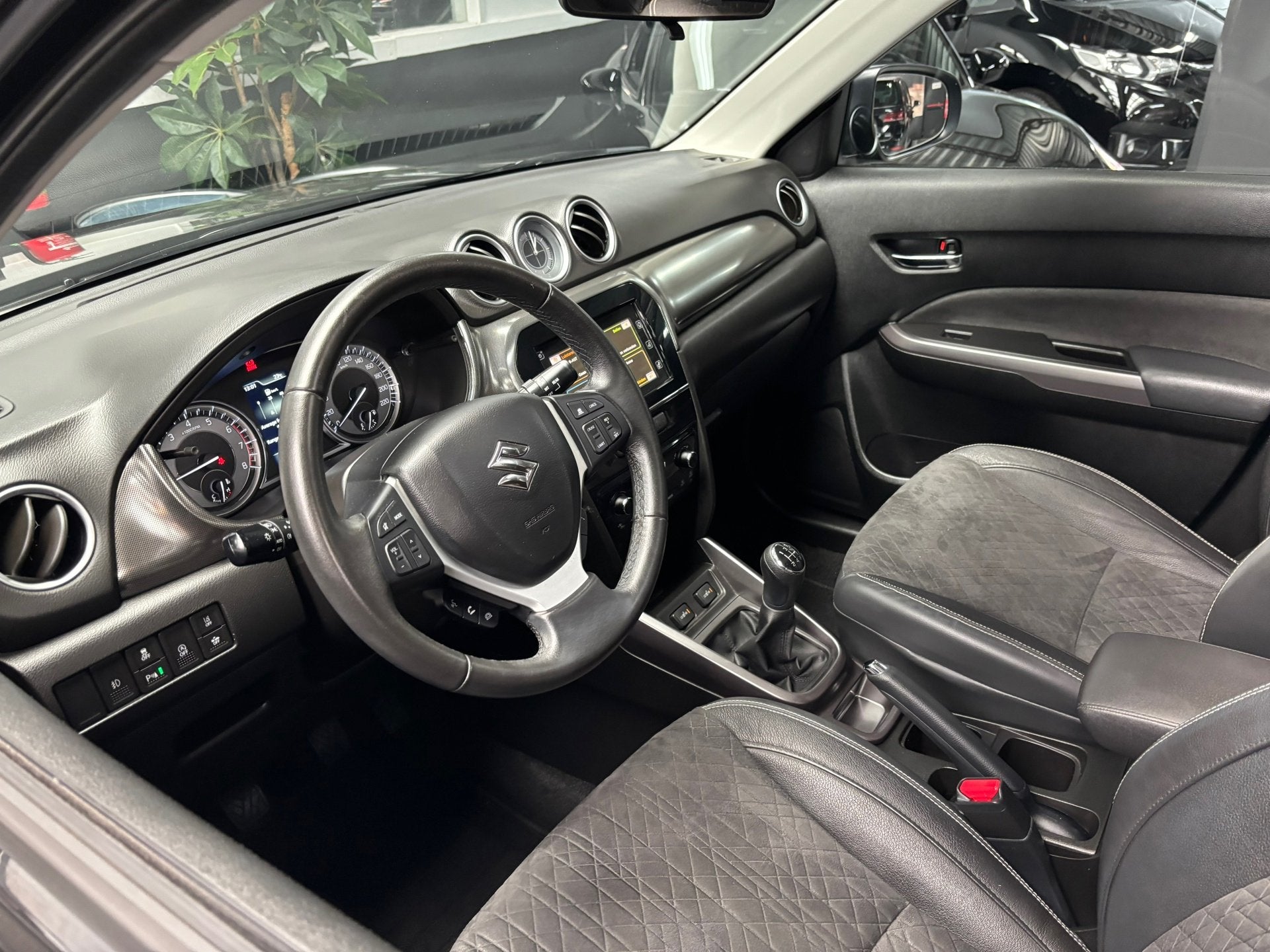 Foto 22 van Suzuki VITARA 1.0 Boosterjet Stijl