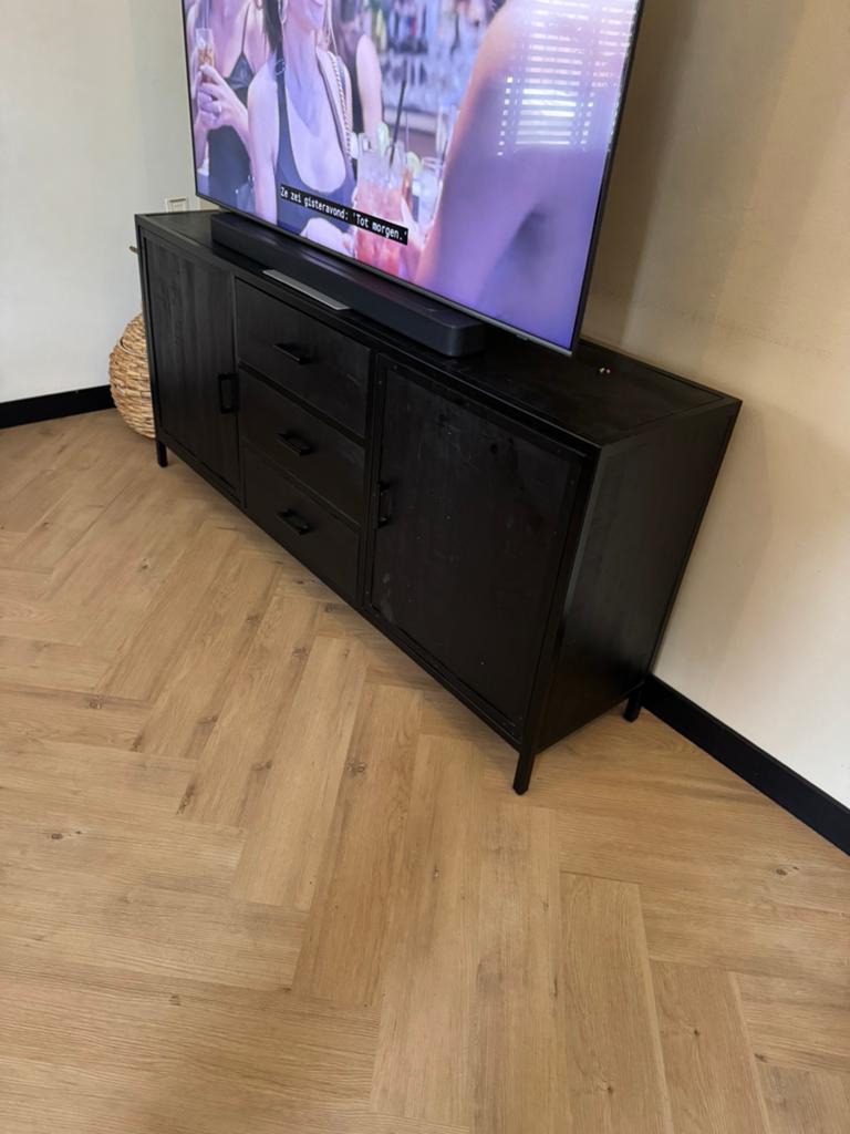 Zwart dressoir / tv-meubel te koop, Ophalen, Gebruikt, 150 tot 200 cm, Minder dan 100 cm