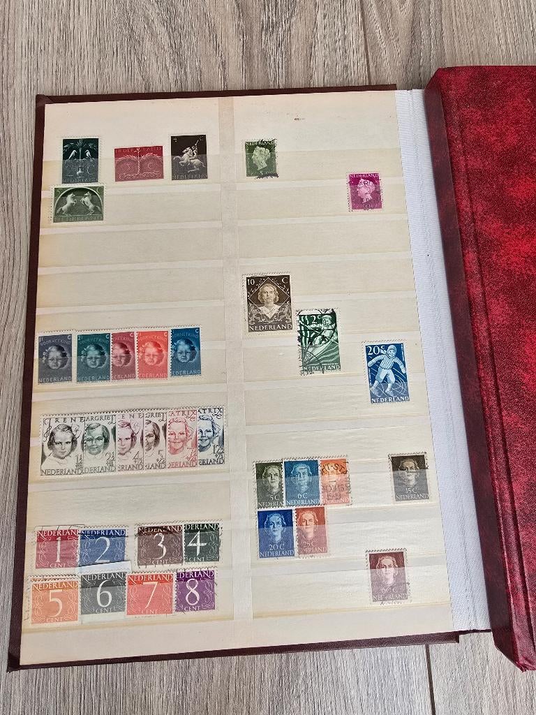 Mooie boeken met Nederlandse postzegelverzameling, Postzegels en Munten, Postzegels | Volle albums en Verzamelingen, Ophalen, Nederland