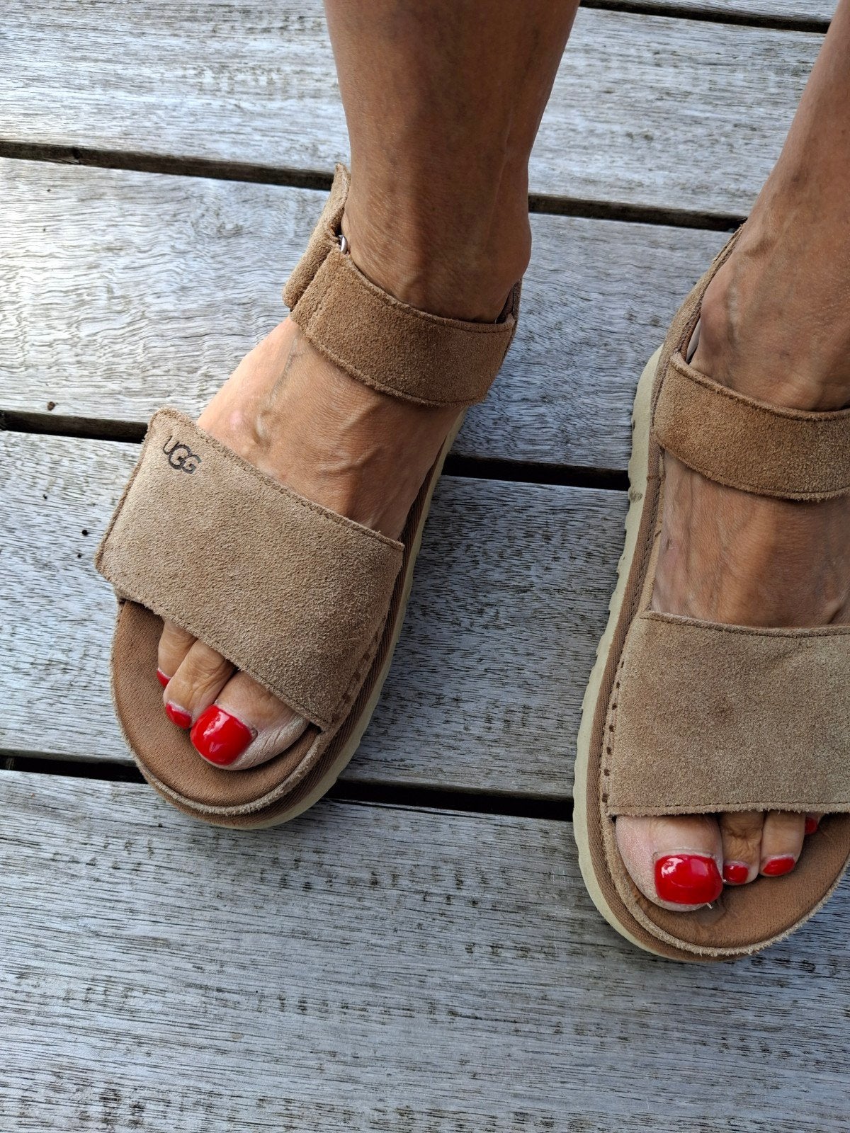 Uggs weinig gedragen, Kleding | Dames, Schoenen, Ophalen of Verzenden, Zo goed als nieuw, Zwart, Hoge laarzen