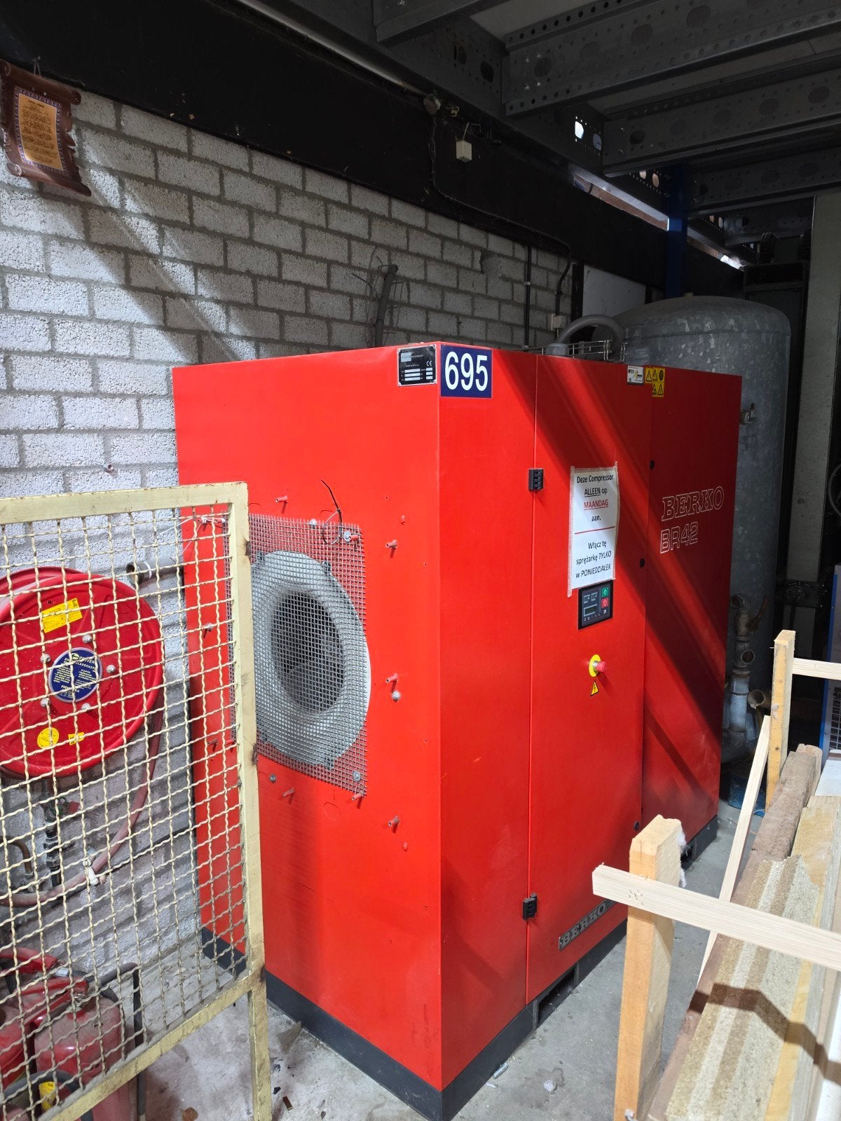 Berko BR42-8 Schroefcompressor - 2011, 30 kW, Doe-het-zelf en Verbouw, Ophalen, Gebruikt, 400 tot 800 liter/min, 6 tot 10 bar