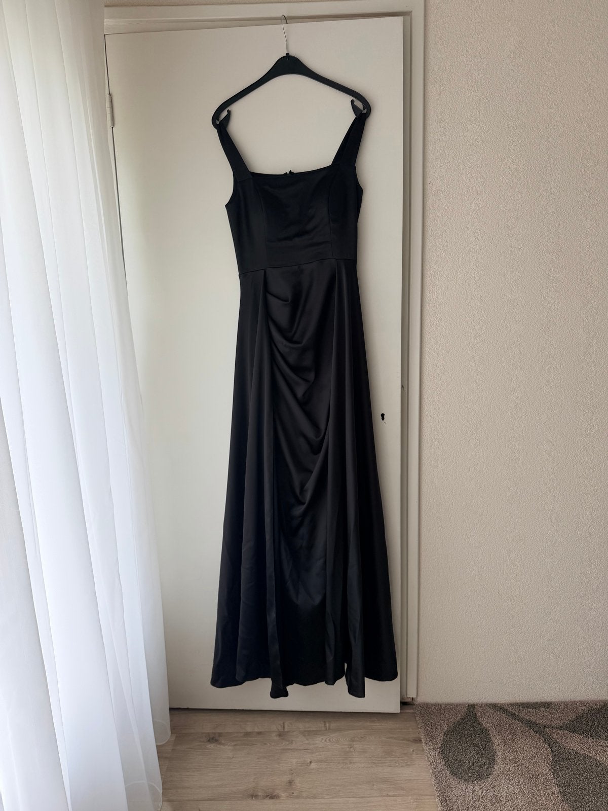 Elegante zwarte avondjurk - Perfect voor speciale gelegenhed, Kleding | Dames, Zwart, Ophalen of Verzenden, Zo goed als nieuw