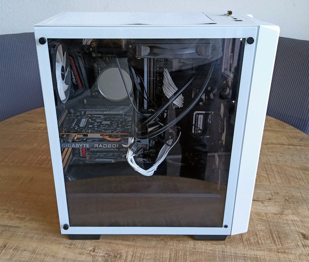 Gaming PC | i5 8600k | RX 6500 xt | 16 GB ddr4 | 1,5 tb ssd