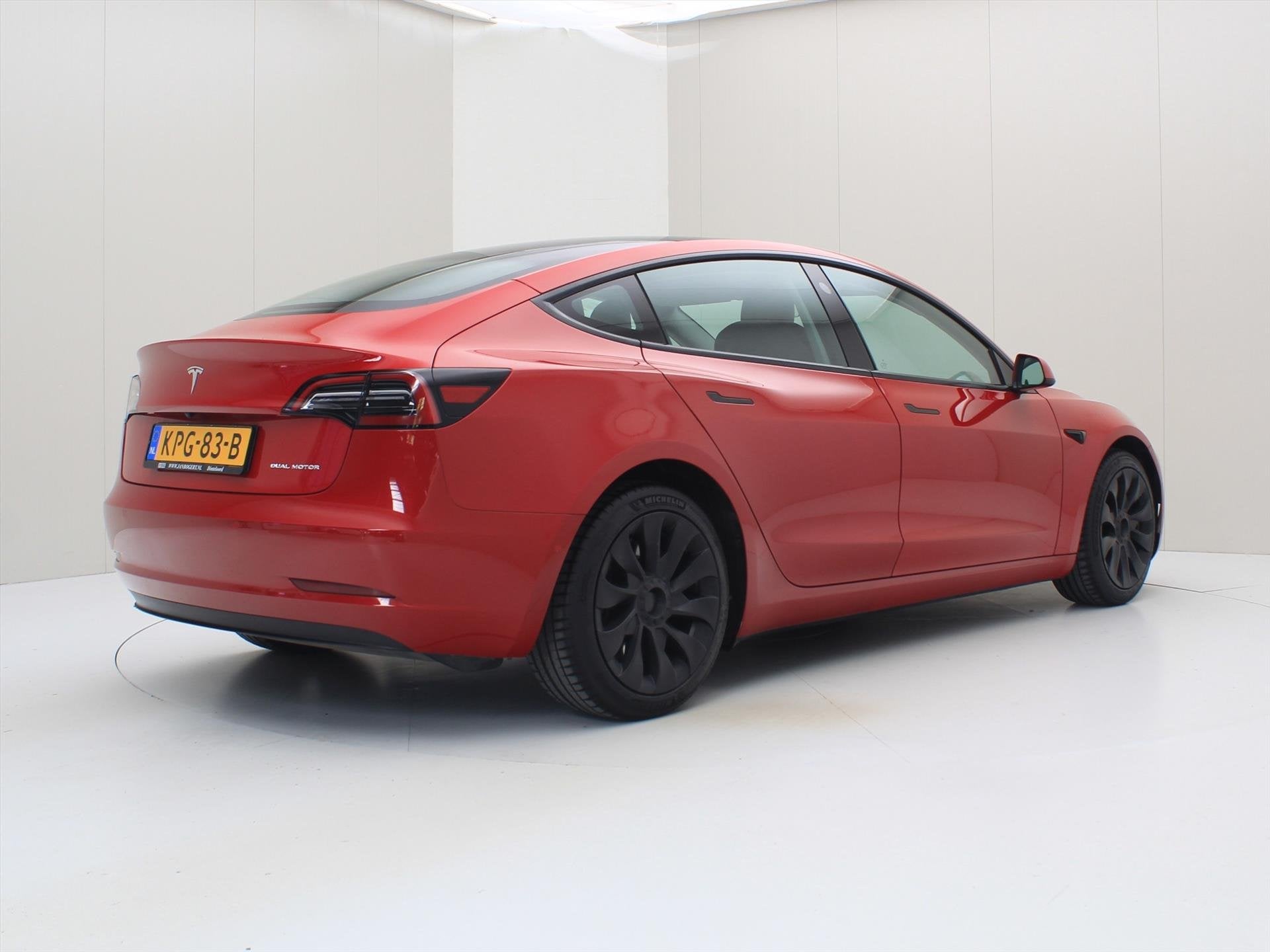 Tesla Model 3 Long-Range AWD 351pk 75 kWh 90.5% SoH UPGRADE, Auto's, Tesla, Automaat, Dealer onderhouden, Gebruikt, Zwart