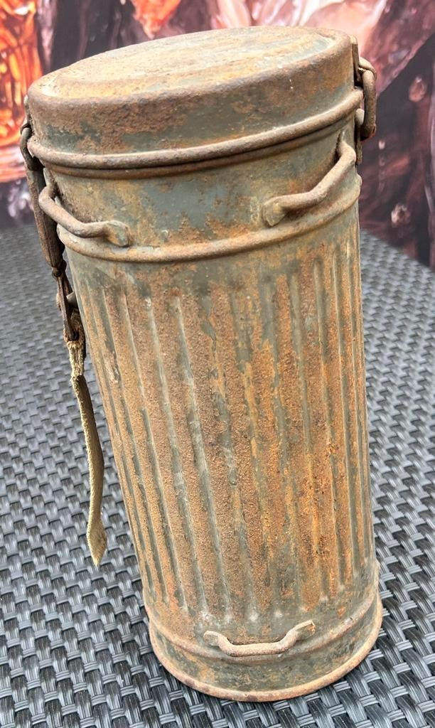 Oude militaire gasmaskerbus - WOII tijdperk, Ophalen of Verzenden, Gebruikt
