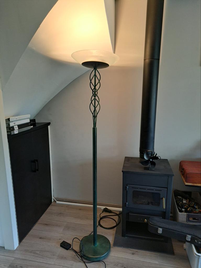Groene vloerlamp met glazen kap, Huis en Inrichting, Lampen | Vloerlampen, Gebruikt, Ophalen of Verzenden, 150 tot 200 cm, Glas