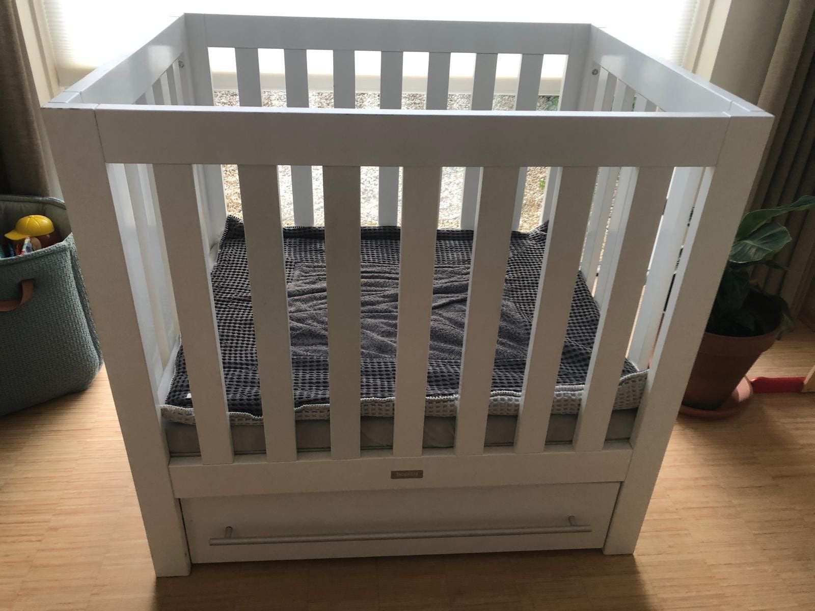 Bopita Brent Box met Lade - Wit met koeka boxkleed, Ophalen, Gebruikt, Vierkant, In hoogte verstelbaar