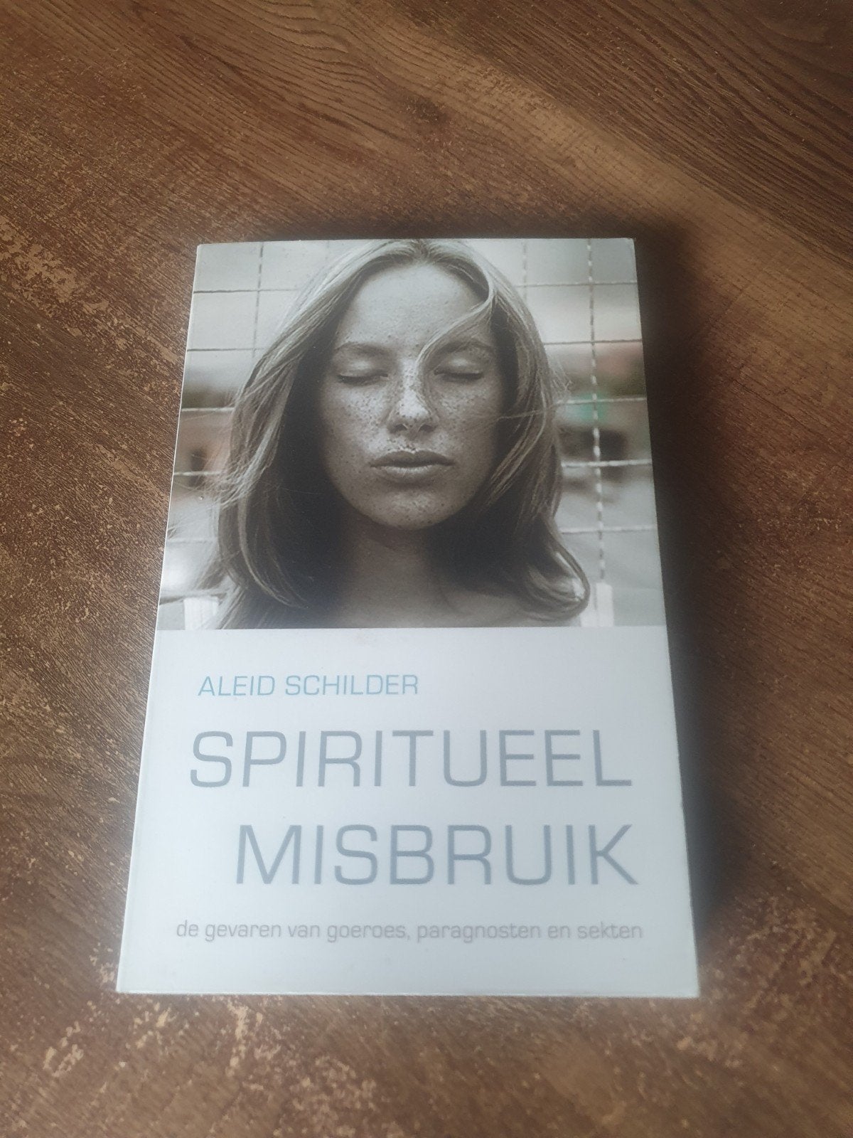 Spiritueel Misbruik: Gevaren van o.a Goeroes en Paragnosten, Ophalen of Verzenden, Gelezen, Spiritualiteit algemeen, Achtergrond en Informatie
