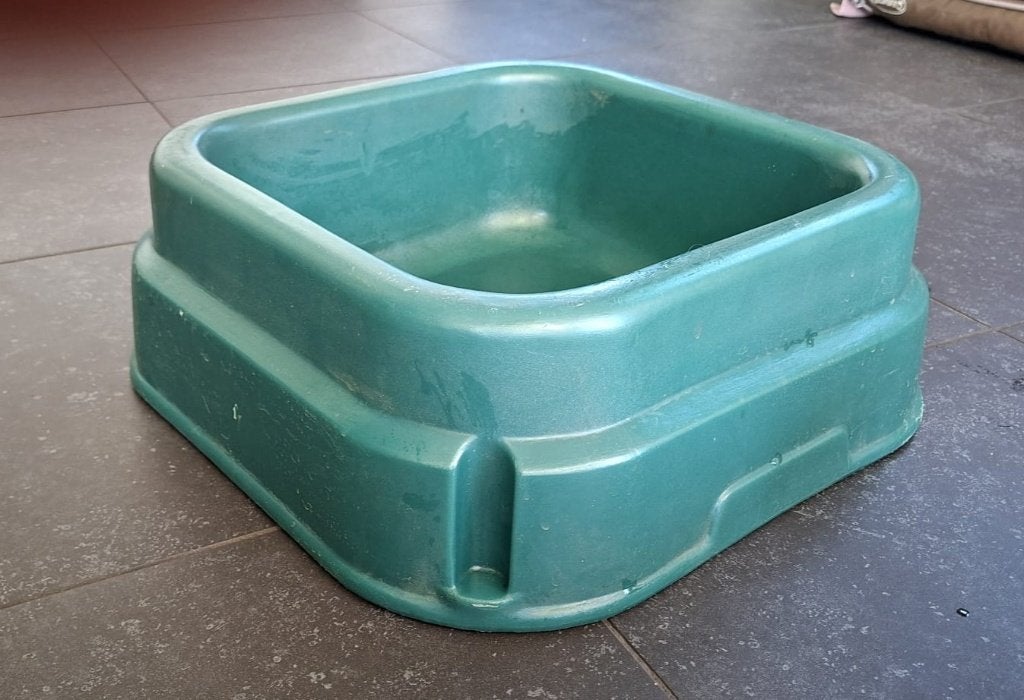 Nieuwe voerbak voor oa paarden 10 liter 47,5x47,5x16,5 cm, Ophalen of Verzenden, Nieuw, Overige soorten