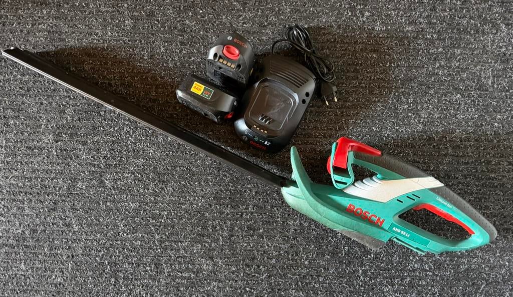 Bosch AHS 52 Li Accu Heggenschaar 2x Accu! en Lader, Tuin en Terras, Ophalen, Gebruikt, Elektrisch
