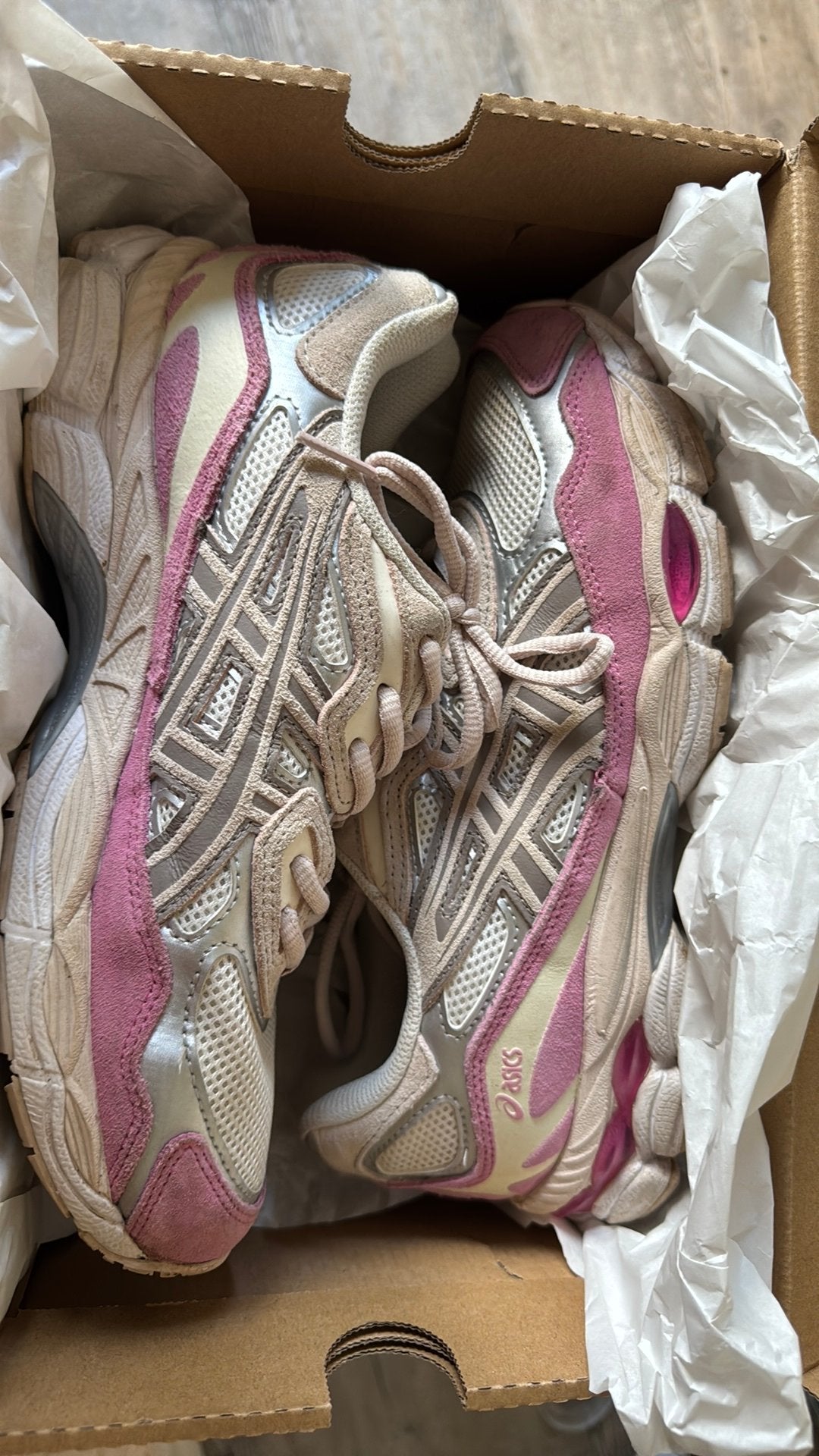 Asics beige-roze Maat 40, Ophalen of Verzenden, Zo goed als nieuw