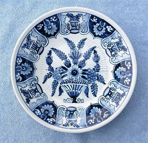 18 cmdoorsnede bordje plateel van OUD Delft 1920 DELFS BLAUW, Verzenden