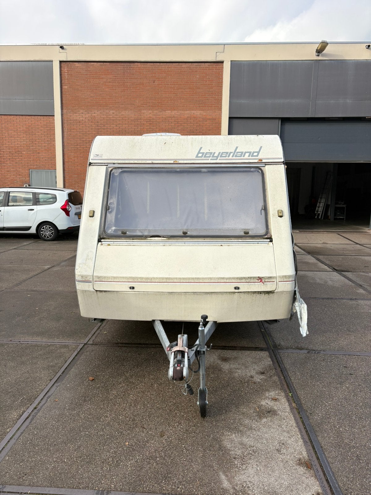 Beyerland 390-D en Beyerland 430-D TE KOOP T.E.A.B., Treinzit, 750 - 1000 kg, Particulier, Beyerland