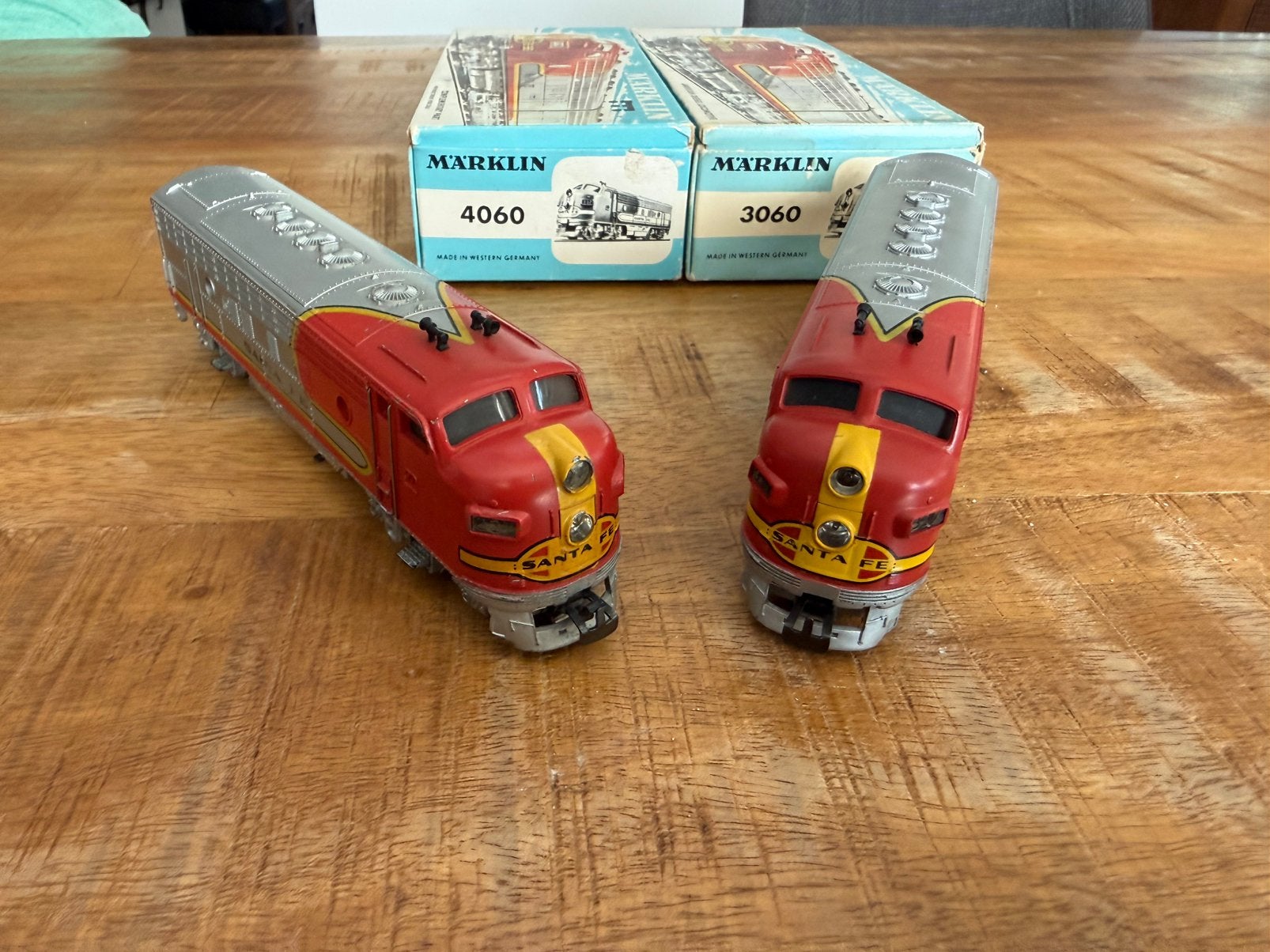 Marklin HO Santa Fe 4060 en 3060 in Ovp nette staat, Hobby en Vrije tijd, Wisselstroom, Treinset, Ophalen of Verzenden, Zo goed als nieuw
