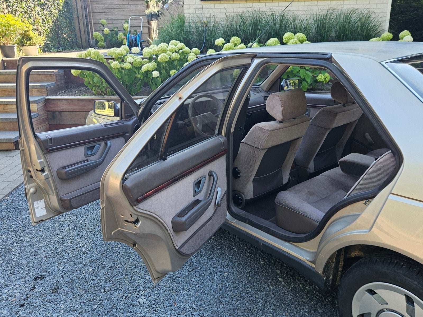 Peugeot 405 SRi 1.9 benzine Automaat 122000km NAP, APK, foto 2