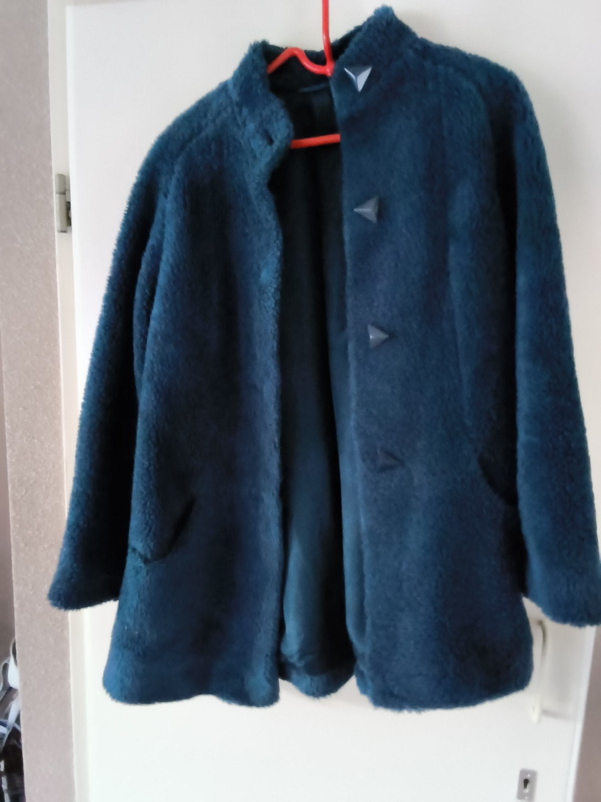 Donkerblauwe teddy jas met knopen, Maat 38/40 (M), Blauw, Ophalen of Verzenden, Onbekend