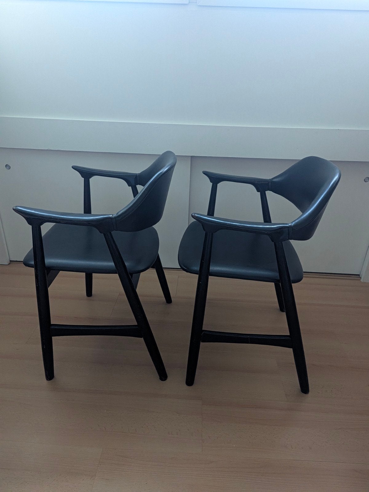 2 vintage  koehoorn stoelen van Mahjongg, Huis en Inrichting, Ophalen, Twee
