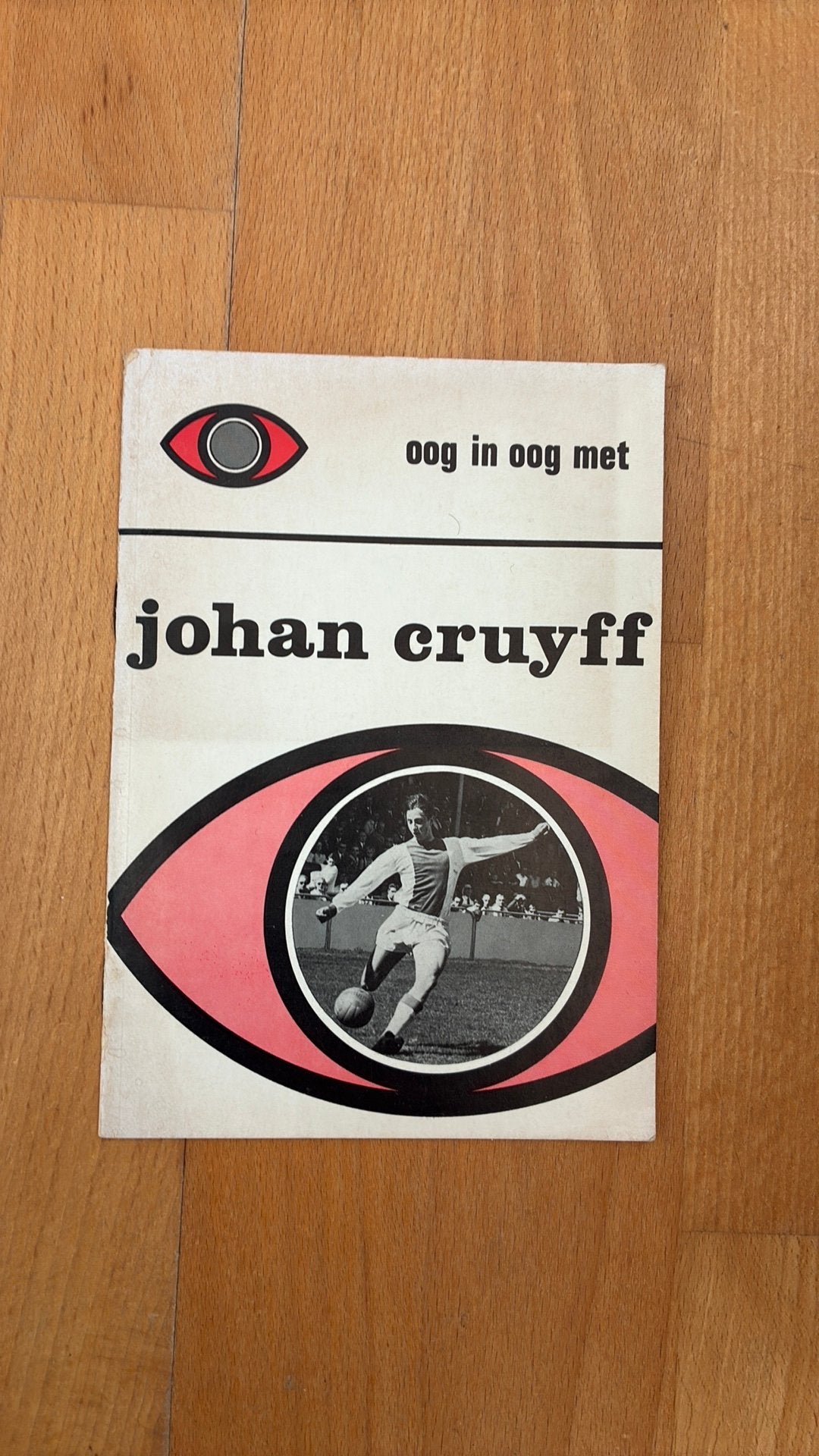 Oog in oog met Johan Cruyff, Ophalen of Verzenden, Zo goed als nieuw, Balsport