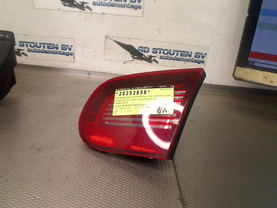 Achterlicht Rechts BINNEN Volkswagen Eos (1F7/F8) 1Q0945094, Gebruikt, Volkswagen, Volkswagen AG, Kundenbetreuung@volkswagen.de