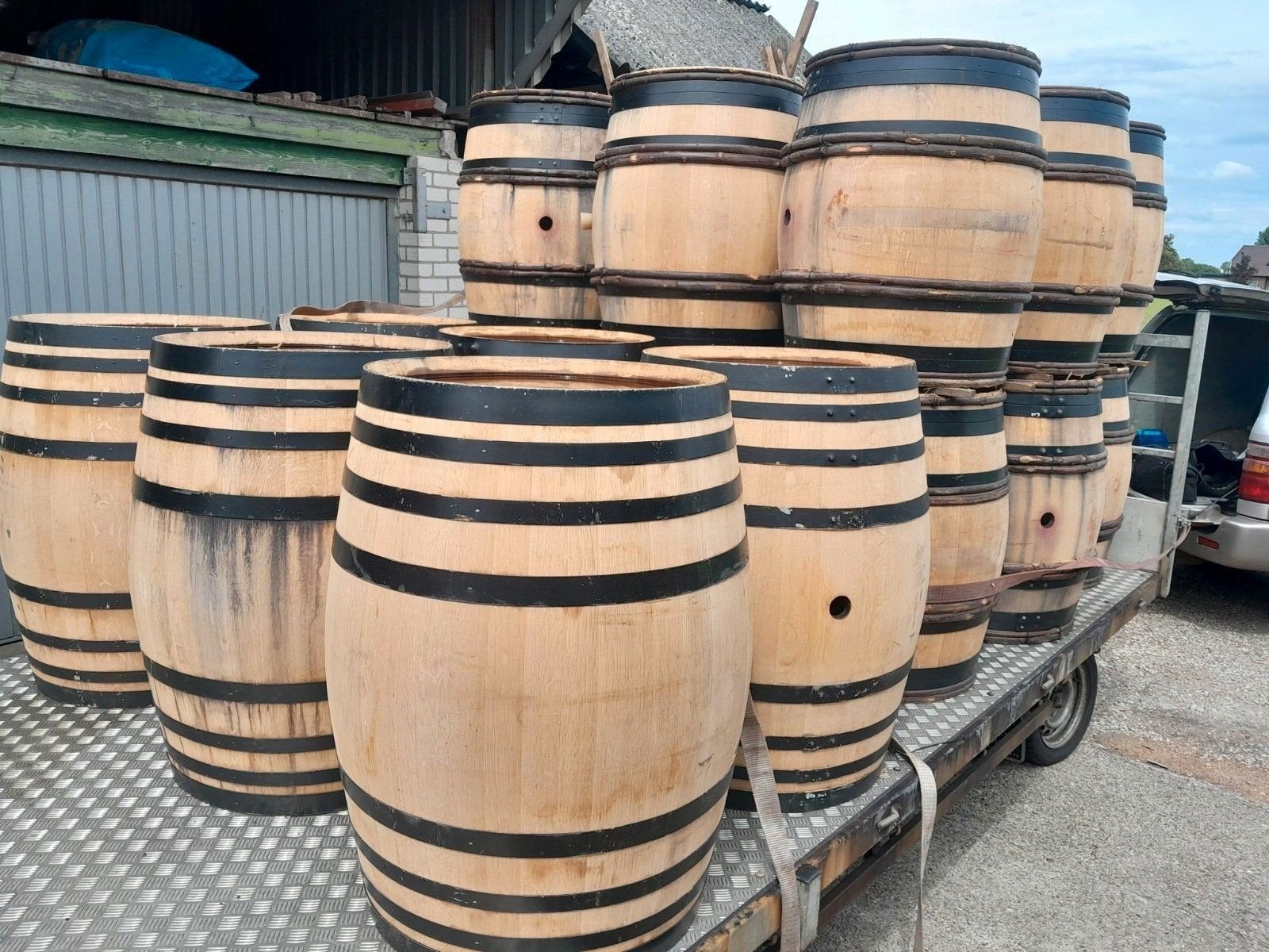 Eiken regentonnen wijnvaten eiken plantenbakken.7 dagen open, 150 liter of meer, Ophalen, Zo goed als nieuw, Hout