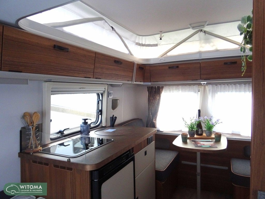 Eriba Touring 310, Eriba, Schokbreker, Tot 4 meter, Dwarsbed